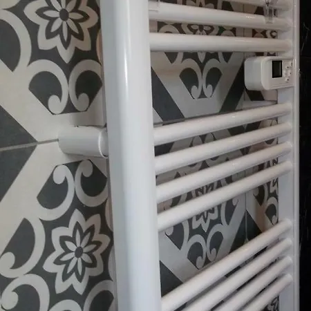 Toulouse Metropole Ouest Privee De Luxe - Sdb Wc Privee Terrasse Piscine Aqua Bike בית אירוח Cugnaux