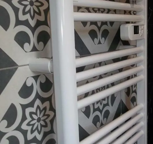 Toulouse Metropole Ouest Privee De Luxe - Sdb Wc Privee Terrasse Piscine Aqua Bike ホームステイ Cugnaux